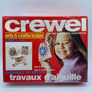 Crewel Arts & Crafts Today Craft Kit Hasbro Make Purse Pillow or Pincushion
